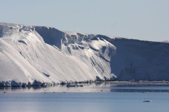 Ένας παγετώνας στην Ανταρκτική απειλεί τον πλανήτη