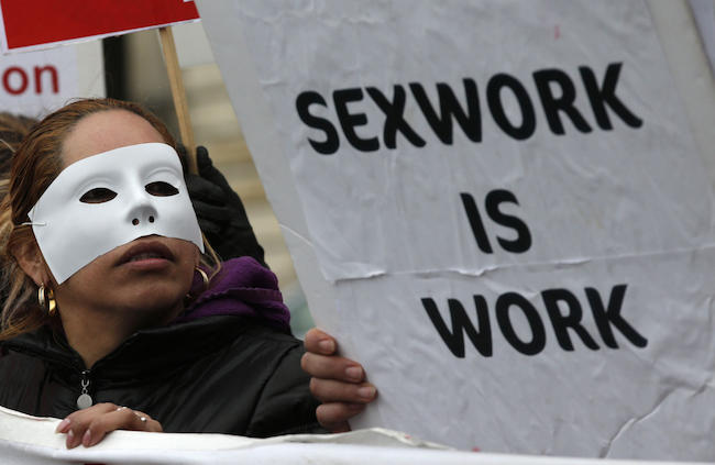 Διεθνής Αμνηστία: Για την προστασία των δικαιωμάτων των εργαζομένων του σεξ
