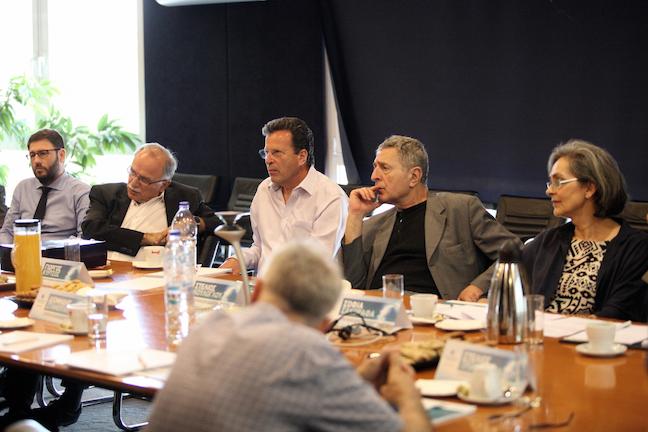 Ενημερωτική συνάντηση της Διοίκησης των ΕΛΠΕ με τους Έλληνες ευρωβουλευτές