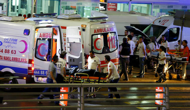 Eπίθεση αυτοκτονίας στο αεροδρόμιο της Κων/πολης - 10 νεκροί, δεκάδες τραυματίες (BINTEO - ΦΩΤΟ)