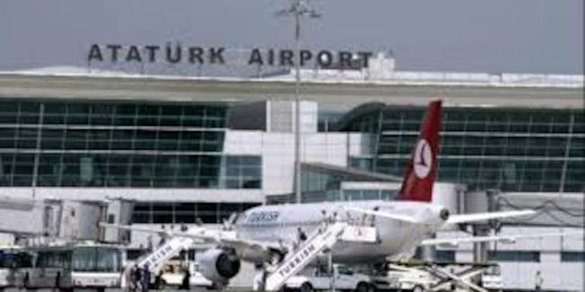 Τουρκία: 13 συλλήψεις για την αιματηρή επίθεση στο αεροδρόμιο της Κων/πολης