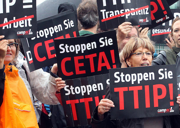 Η Κομισιόν επιχειρεί να επιβάλει την προβληματική συμφωνία #CETA από το παράθυρο
