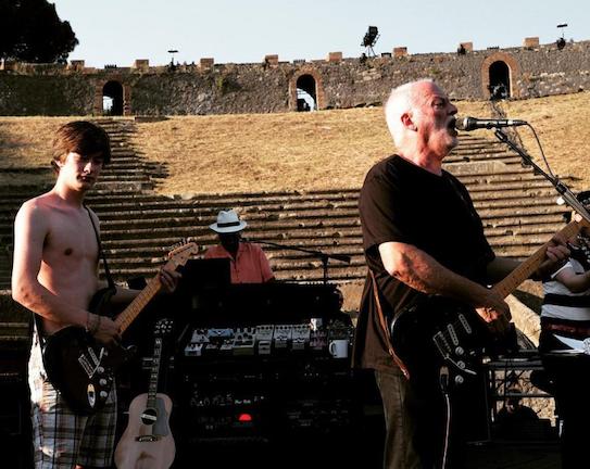 Στο αρχαίο θέατρο της Πομπηίας αναβίωσε η ιστορική παράσταση των Pink Floyd (ΒΙΝΤΕΟ)