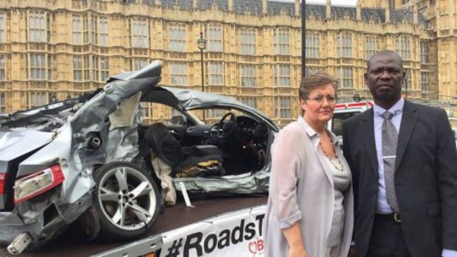 Το αυτοκίνητο νεκρού οδηγού έξω από το Βρετανικό Κοινοβούλιο