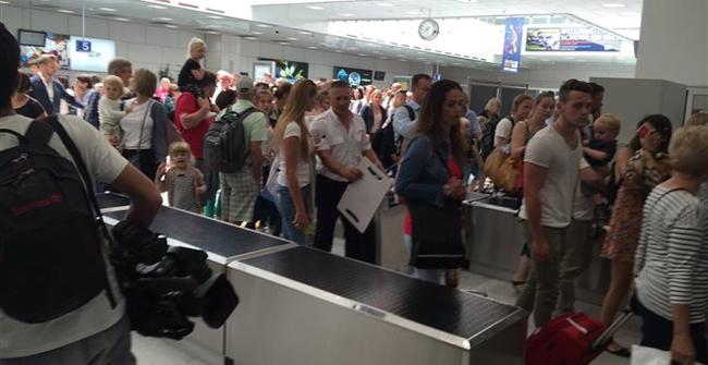 Πανικός πάλι στη Νίκαια, εκκένωσαν το αεροδρόμιο της πόλης