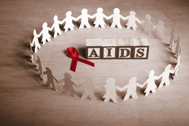 Μελέτη: 2,5 εκατομμύρια άνθρωποι μολύνονται κάθε χρόνο από τον HIV