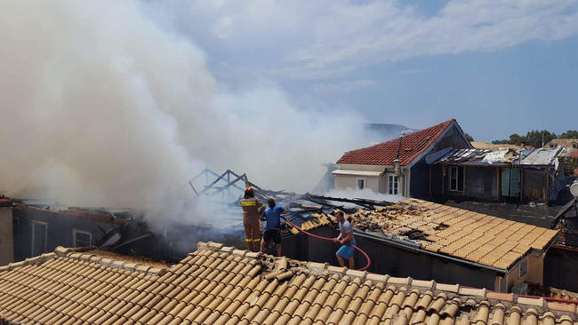 Εικόνες καταστροφής από την πυρκαγιά στην Λευκάδα (ΦΩΤΟ)