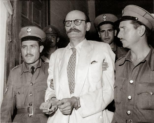 Νίκος Πλουμπίδης πριν την εκτέλεση: "Αφήνω στο γιο μου φεύγοντας ένα τίμιο όνομα"