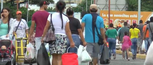 Βενεζουέλα: Ατελείωτες ουρές στα σύνορα για τρόφιμα και φάρμακα
