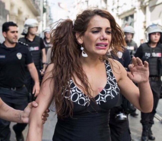 Οργή στην Τουρκία για την δολοφονία της 22χρονης transgender