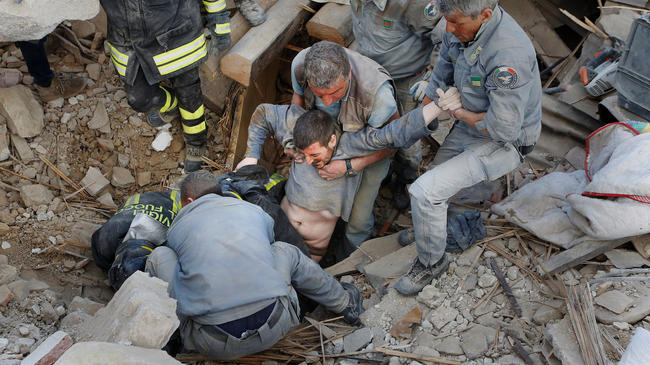 Στους 247 οι νεκροί από τον φονικό σεισμό που εξαφάνισε τρία χωριά στην Ιταλία (ΦΩΤΟ)