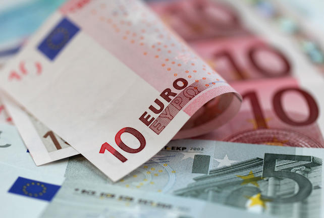 Κοινωνικό Εισόδημα Αλληλεγγύης: Ποιοι δικαιούνται επίδομα από 200 έως 500 ευρώ τον μήνα