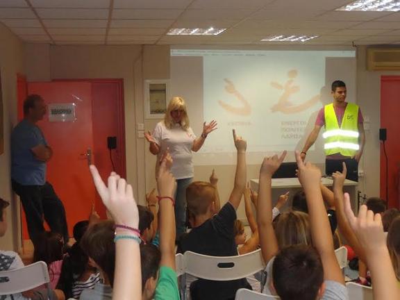 Οι Ενεργοί Πολίτες Λάρισας ενημερώνουν μαθητές για τον εθελοντισμό και την ανακύκλωση (ΦΩΤΟ)