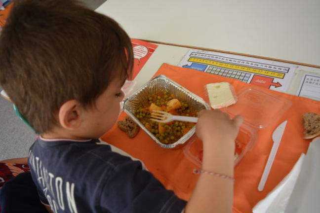 Ξεκινούν τα σχολικά γεύματα σε σχολεία του Δήμου Περάματος