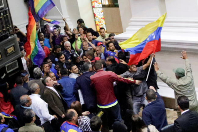 Βενεζουέλα: Παραπέμπουν σε δίκη τον Μαδούρο για πραξικόπημα (ΒΙΝΤΕΟ)