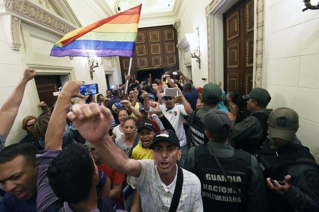 Βενεζουέλα: Παραπέμπουν σε δίκη τον Μαδούρο για πραξικόπημα (ΒΙΝΤΕΟ)