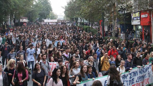 Η μαζική μαθητική πορεία στο κέντρο της Αθήνας, απαρχή νέου μαθητικού κινήματος; [ΦΩΤΟ]