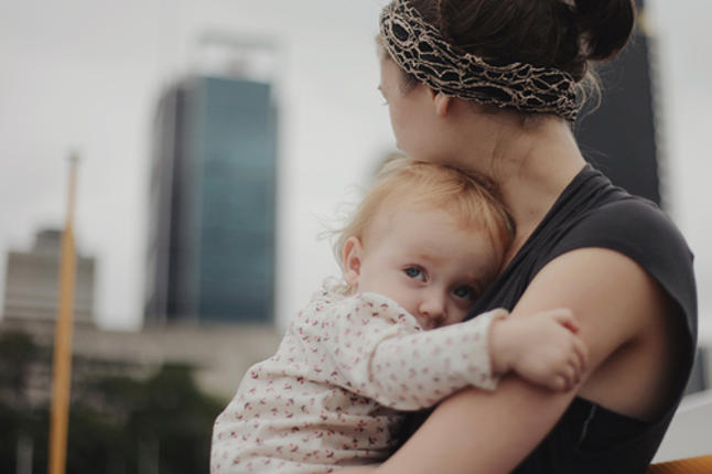 «Ανάδοχη Πρώτη Αγκαλιά» για βρέφη και μικρά παιδιά