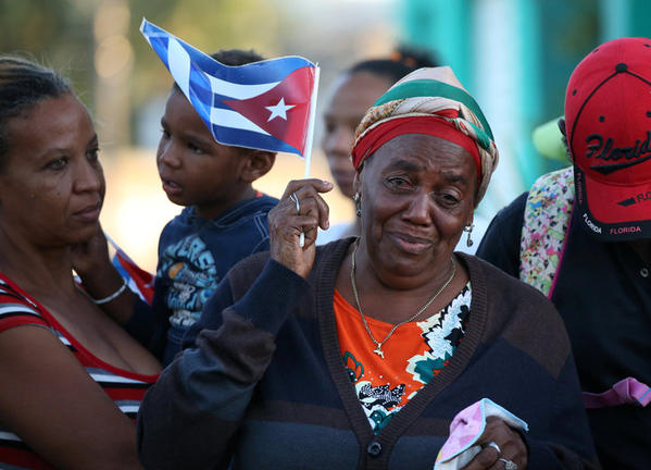 Οι Κουβανοί τον αποχαιρέτησαν φωνάζοντας "Είμαι ο Φιντέλ" [ΦΩΤΟ - ΒΙΝΤΕΟ]