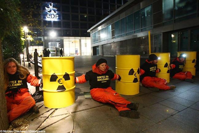 Γαλλία: Mέλη της Greenpeace έχουν αποκλείσει την εταιρεία ηλεκτρισμού