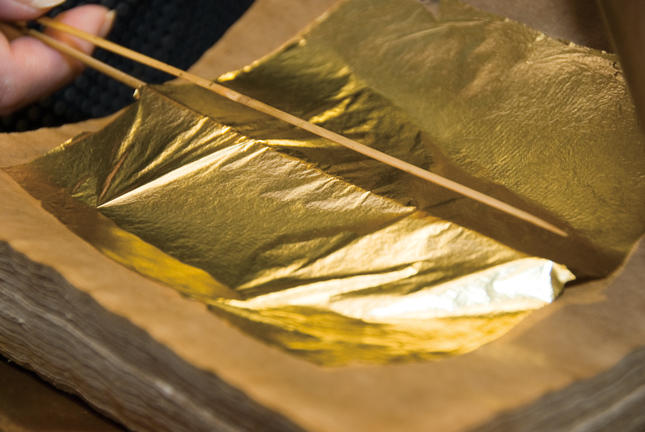 Η εξαιρετική ιαπωνική τεχνική επεξεργασίας λεπτών φύλλων χρυσού [ΦΩΤΟ-ΒΙΝΤΕΟ]