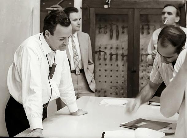 ΔΩΡΕΑΝ | Οι τρεις τόμοι των διάσημων διαλέξεων του Richard Feynman