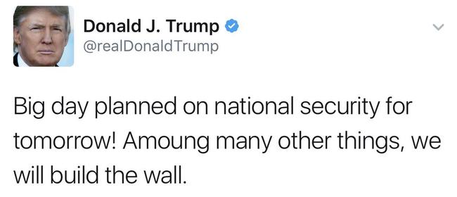 Ο Τραμπ προαναγγέλει πανηγυρικά ότι "θα χτίσουμε το τείχος"