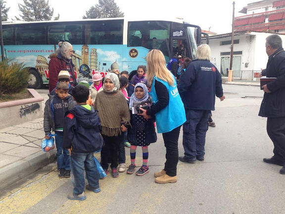 Αλεξάνδρεια Ημαθίας: Μια ζεστή υποδοχή για 70 προσφυγόπουλα