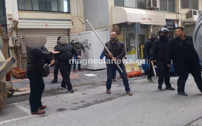 Από την πίσω πόρτα έφυγαν οι φασίστες στο Βόλο