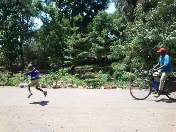 Ποδήλατο με νόημα: Έλληνες θα κάνουν 700 χλμ από το Μαλάουι ως την Τανζανία για καλό σκοπό