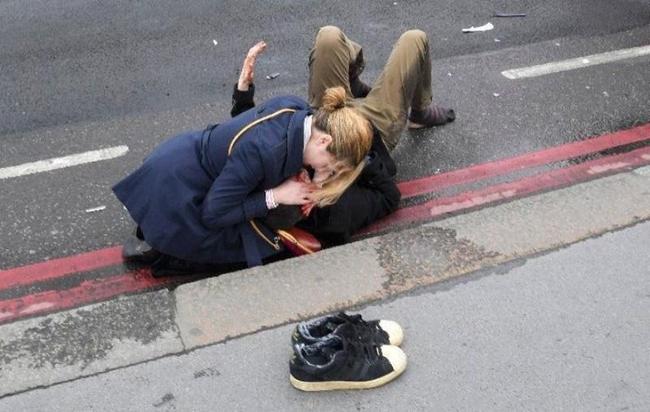 Λονδίνο: 10 φωτογραφίες λίγο μετά την τρομοκρατική επίθεση