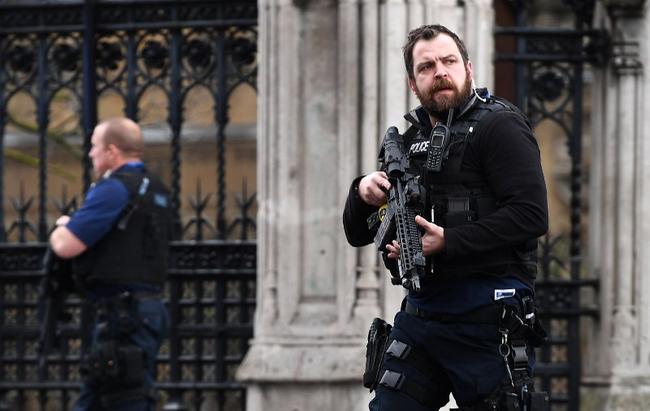 Σκότλαντ Γιαρντ: Τέσσερις οι νεκροί από τη διπλή επίθεση στο Λονδίνο
