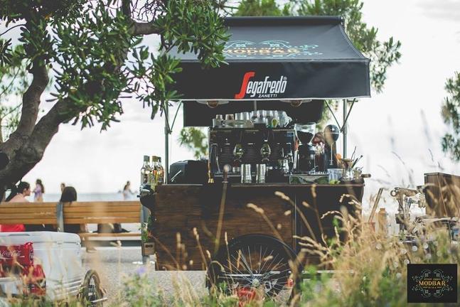 Αυτό το καινοτόμο και οικολογικό καφέ - μπαρ βρίσκεται στην Ελλάδα! [ΦΩΤΟ-ΒΙΝΤΕΟ]