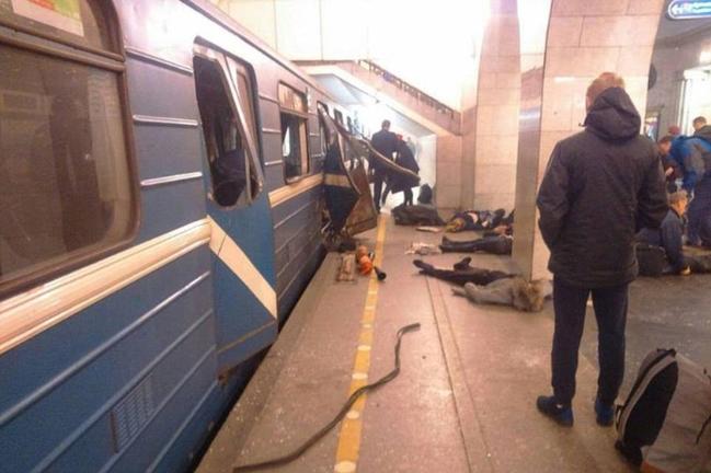 Οι πρώτες ΦΩΤΟ μετά την τρομακτική έκρηξη στο μετρό της Αγίας Πετρούπολης