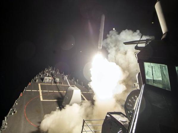 Επίθεση με πυραύλους εξαπέλυσαν οι ΗΠΑ εναντίον της Συρίας [ΒΙΝΤΕΟ]