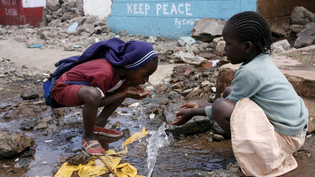 Δύο δισεκατομμύρια άνθρωποι καταναλώνουν νερό μολυσμένο από περιττώματα