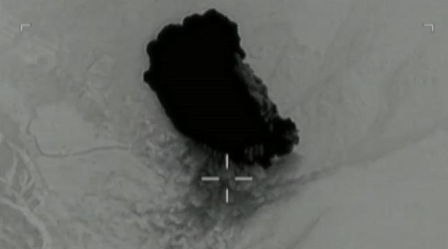 Δείτε την έκρηξη της βόμβας μαμούθ στο Αφγανιστάν [ΒΙΝΤΕΟ]