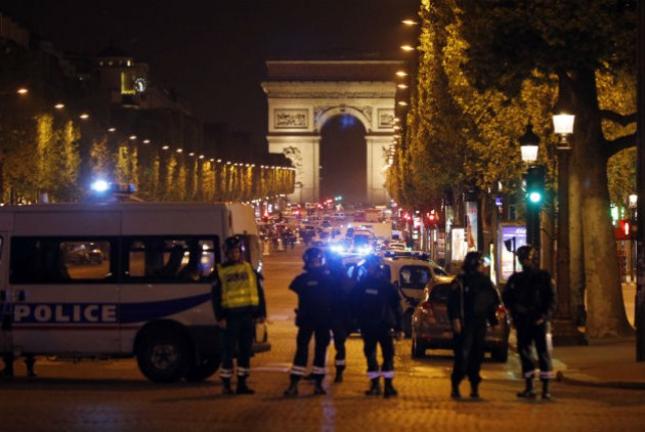 To ISIS ανέλαβε την ευθύνη της ένοπλης επίθεσης στο Παρίσι