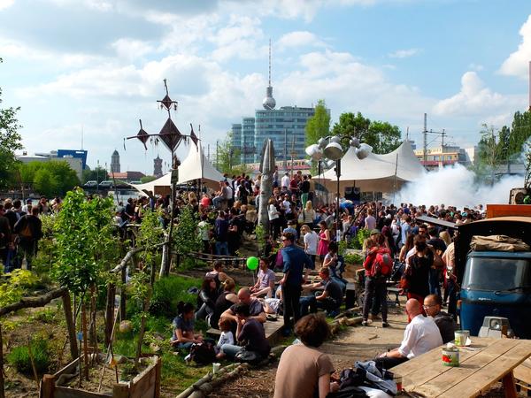 Ένα πρωτοφανές κοινωνικό πείραμα στο Βερολίνο: Δημιούργησαν αστικό αλληλέγγυο χωριό! [ΦΩΤΟΓΡΑΦΙΕΣ]
