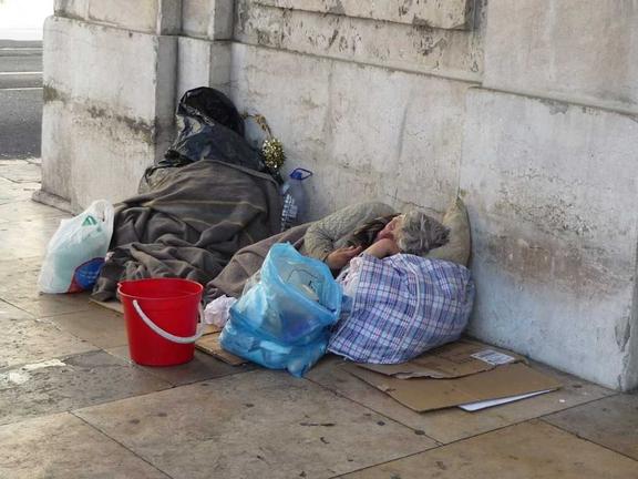 Υπνωτήριο για άστεγους δημιουργεί ο Δήμος Πατρέων