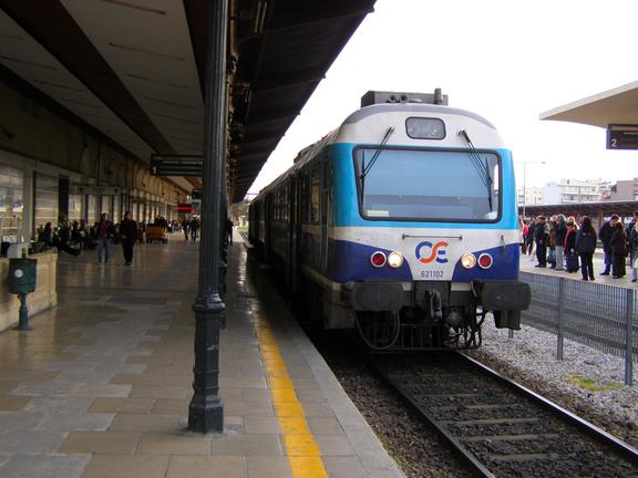 Aλλαγές από σήμερα στις αποβάθρες τρένων στο σταθμό Λαρίσης