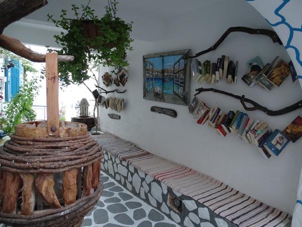 Σε αυτό το νησί θα βρείτε 4 από τις πιο όμορφες υπαίθριες βιβλιοθήκες [ΦΩΤΟ]