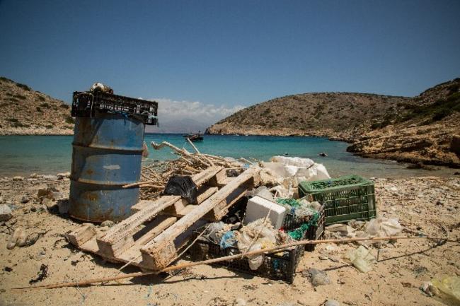 Πλαστική ρύπανση στις ελληνικές θάλασσες: μέχρι εκεί που δεν φτάνει ο άνθρωπος [ΦΩΤΟ]