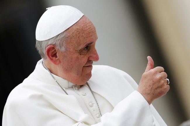 Ο Πάπας εξομολογείται: "Έκανα ψυχανάλυση. Στο Βατικανό είμαι μέσα σε ένα κλουβί"
