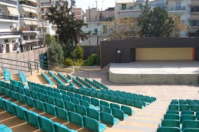 ΔΩΡΕΑΝ: Οι "Εκκλησιάζουσες" στο Δημοτικό Κηποθέατρο Νίκαιας