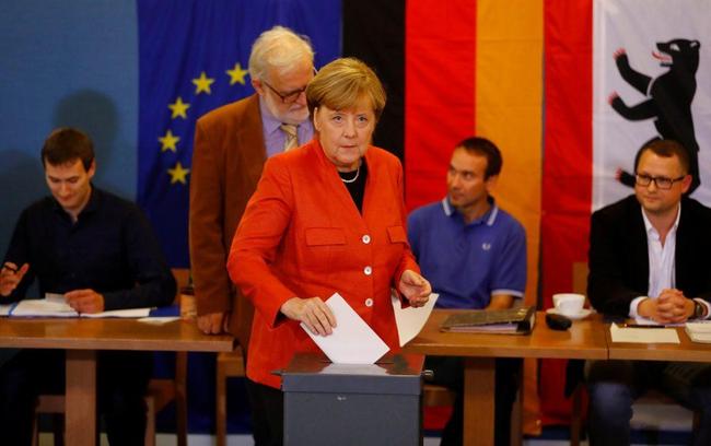 Exit polls: Πρώτο με μεγάλες απώλειες το κόμμα της Μέρκελ - Πανωλεθρία για το SPD - Τρίτοι οι ακροδεξιοί