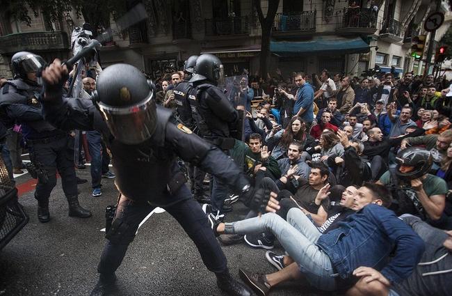 Πάμπλο Ιγκλέσιας: " Έγκλημα κατά της δημοκρατίας η αστυνομική βία στην Καταλονία" -Πάνω από 800 οι τραυματίες