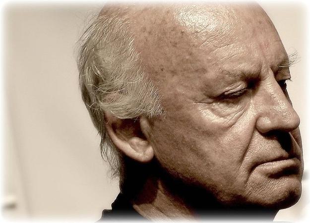 Eduardo Galeano: "Σε σκοτεινούς καιρούς"