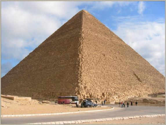 "Πόλεμος" για την Πυραμίδα του Χέοπα