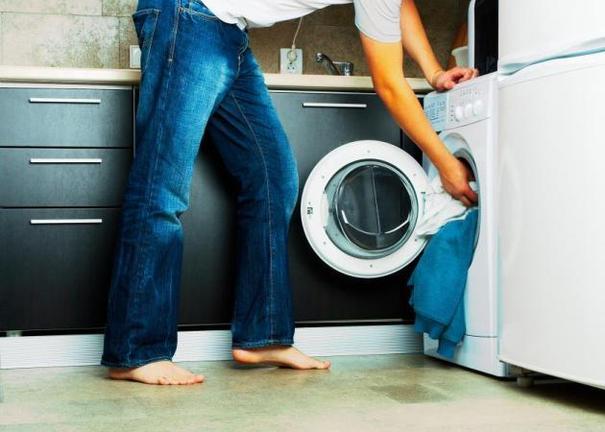 Το λάθος που κάνουμε όταν βάζουμε τα τζιν στο πλυντήριο